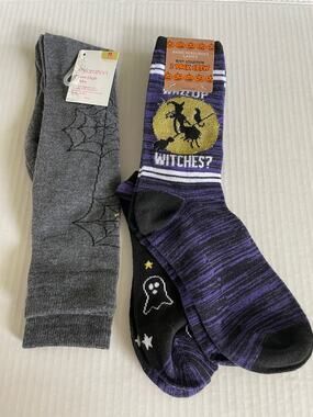 2 PAIR SPIDER WEBS  HALLOWEEN SOCKS NEW